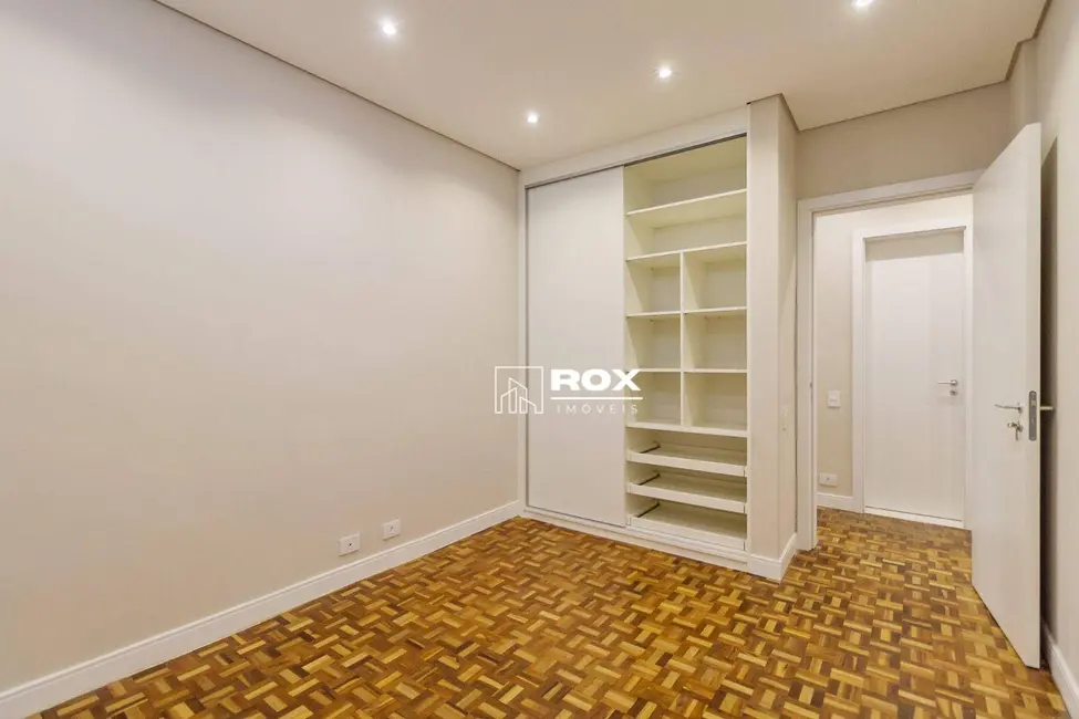 Foto 4 de Apartamento com 3 quartos para alugar, 137m2 em Batel, Curitiba - PR