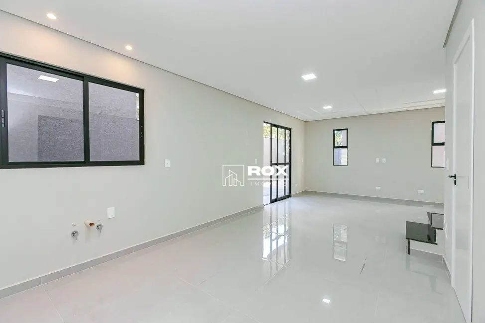 Sobrado com 3 quartos à venda, 105m2 em Pinheirinho, Curitiba - PR - imagem 9 Foto 9 de Sobrado com 3 quartos à venda, 105m2 em Pinheirinho, Curitiba - PR