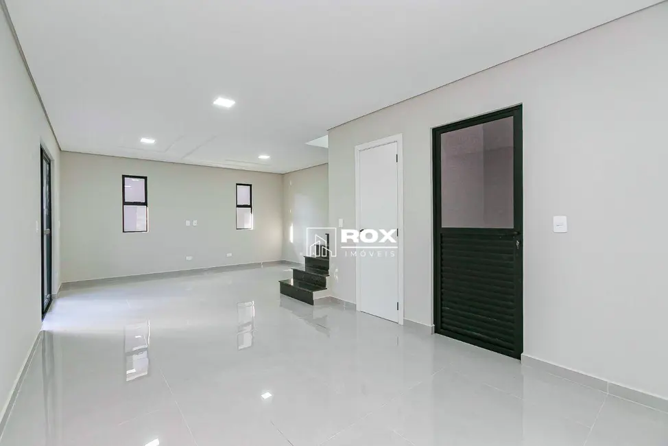 Sobrado com 3 quartos à venda, 105m2 em Pinheirinho, Curitiba - PR - imagem 8 Foto 8 de Sobrado com 3 quartos à venda, 105m2 em Pinheirinho, Curitiba - PR