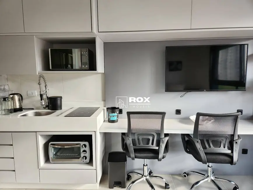 Foto 3 de Kitnet com 1 quarto para alugar, 32m2 em Rebouças, Curitiba - PR