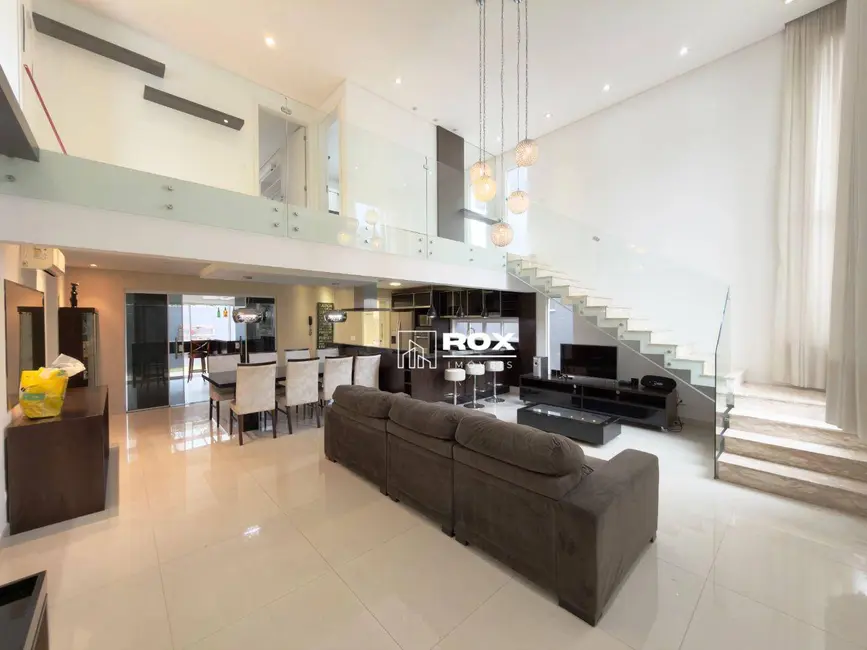 Casa de Condomínio com 3 quartos para alugar, 322m2 em São Braz, Curitiba - PR - imagem 3 Foto 3 de Casa de Condomínio com 3 quartos para alugar, 322m2 em São Braz, Curitiba - PR