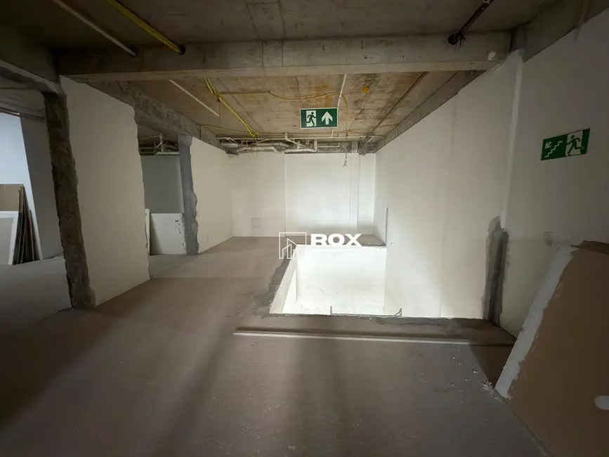 Sala Comercial para alugar, 239m2 em Boa Vista, Curitiba - PR - imagem 3 Foto 3 de Sala Comercial para alugar, 239m2 em Boa Vista, Curitiba - PR