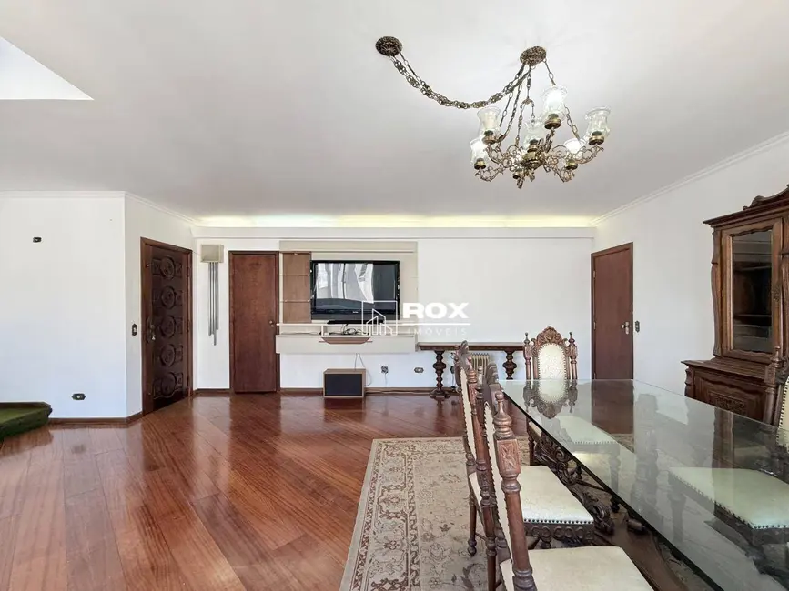 Cobertura com 3 quartos para alugar, 262m2 em Batel, Curitiba - PR - imagem 4 Foto 4 de Cobertura com 3 quartos para alugar, 262m2 em Batel, Curitiba - PR