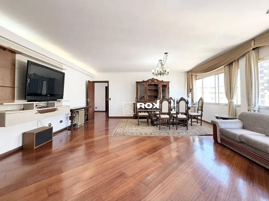 Cobertura com 3 quartos para alugar, 262m2 em Batel, Curitiba - PR - imagem 2 Foto 2 de Cobertura com 3 quartos para alugar, 262m2 em Batel, Curitiba - PR