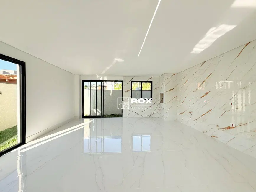 Foto 3 de Casa de Condomínio com 3 quartos para alugar, 124m2 em Santa Cândida, Curitiba - PR