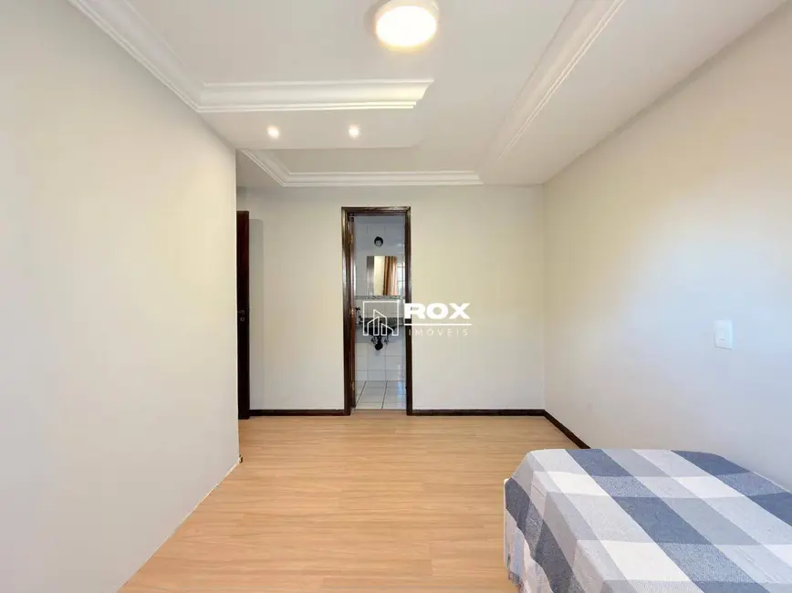 Foto 14 de Apartamento com 3 quartos para alugar, 174m2 em Portão, Curitiba - PR