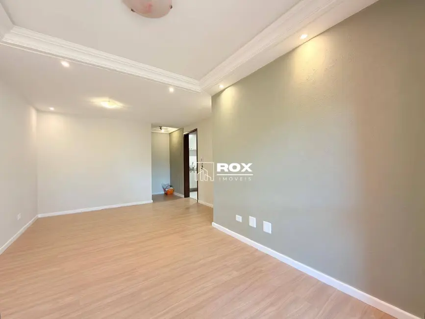 Apartamento com 3 quartos para alugar, 174m2 em Portão, Curitiba - PR - imagem 2 Foto 2 de Apartamento com 3 quartos para alugar, 174m2 em Portão, Curitiba - PR
