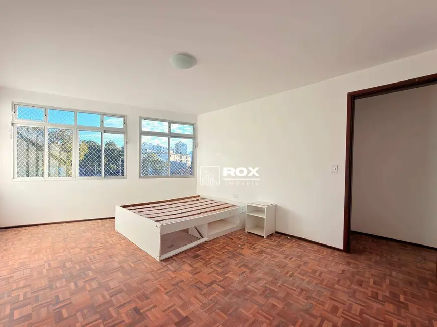Apartamento com 2 quartos para alugar, 65m2 em Água Verde, Curitiba - PR - imagem 6 Foto 6 de Apartamento com 2 quartos para alugar, 65m2 em Água Verde, Curitiba - PR