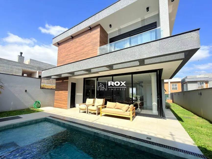Casa de Condomínio com 4 quartos para alugar, 300m2 em Tingui, Curitiba - PR - imagem 8 Foto 8 de Casa de Condomínio com 4 quartos para alugar, 300m2 em Tingui, Curitiba - PR