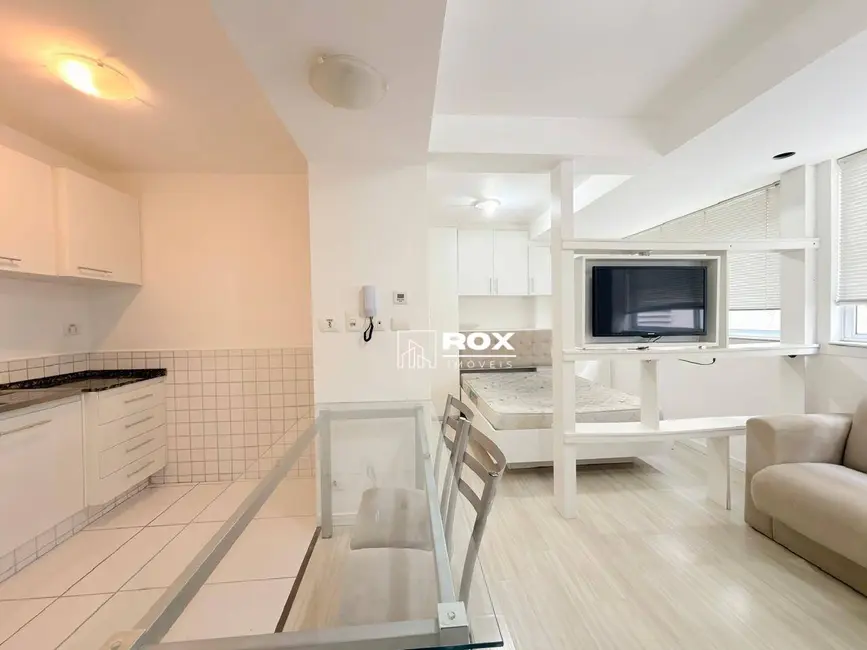 Foto 2 de Apartamento com 1 quarto para alugar, 30m2 em Alto da Rua XV, Curitiba - PR
