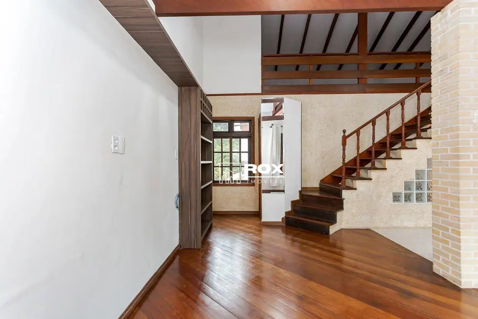 Casa com 6 quartos para alugar, 504m2 em Santo Inácio, Curitiba - PR - imagem 9 Foto 9 de Casa com 6 quartos para alugar, 504m2 em Santo Inácio, Curitiba - PR