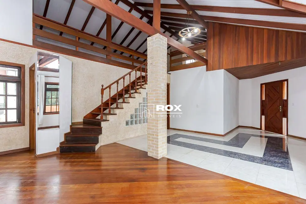 Casa com 6 quartos para alugar, 504m2 em Santo Inácio, Curitiba - PR - imagem 8 Foto 8 de Casa com 6 quartos para alugar, 504m2 em Santo Inácio, Curitiba - PR