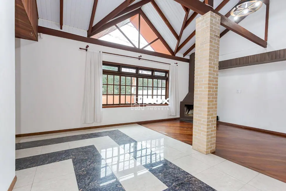 Casa com 6 quartos para alugar, 504m2 em Santo Inácio, Curitiba - PR - imagem 6 Foto 6 de Casa com 6 quartos para alugar, 504m2 em Santo Inácio, Curitiba - PR