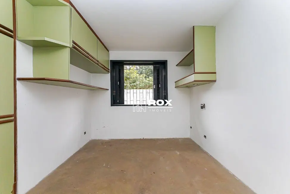 Casa com 3 quartos à venda, 375m2 em Seminário, Curitiba - PR - imagem 6 Foto 6 de Casa com 3 quartos à venda, 375m2 em Seminário, Curitiba - PR
