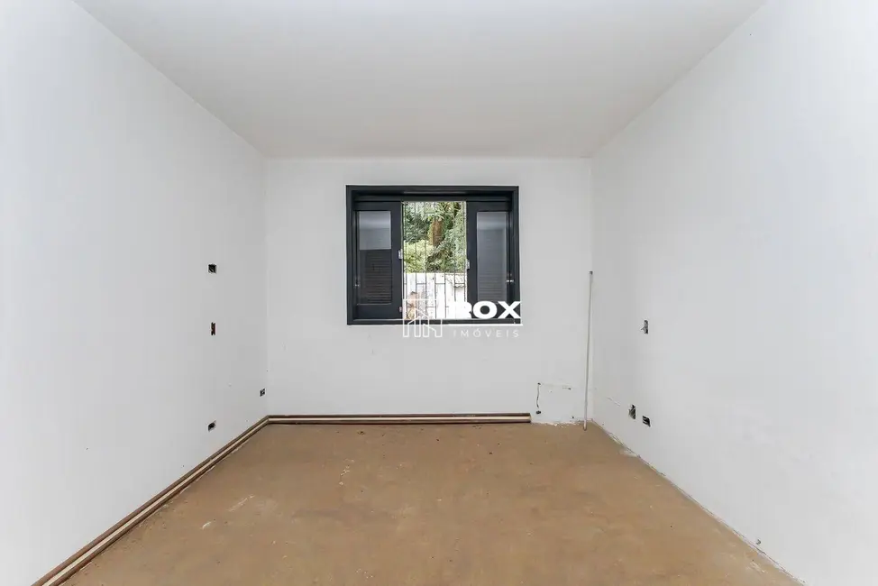 Casa com 3 quartos à venda, 375m2 em Seminário, Curitiba - PR - imagem 9 Foto 9 de Casa com 3 quartos à venda, 375m2 em Seminário, Curitiba - PR