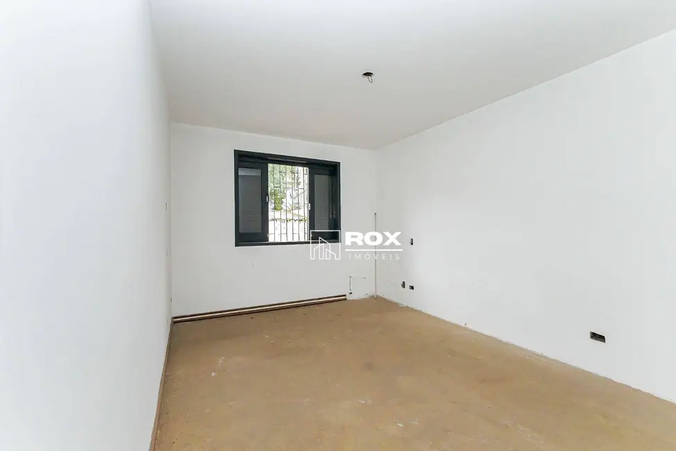 Casa com 3 quartos à venda, 375m2 em Seminário, Curitiba - PR - imagem 8 Foto 8 de Casa com 3 quartos à venda, 375m2 em Seminário, Curitiba - PR