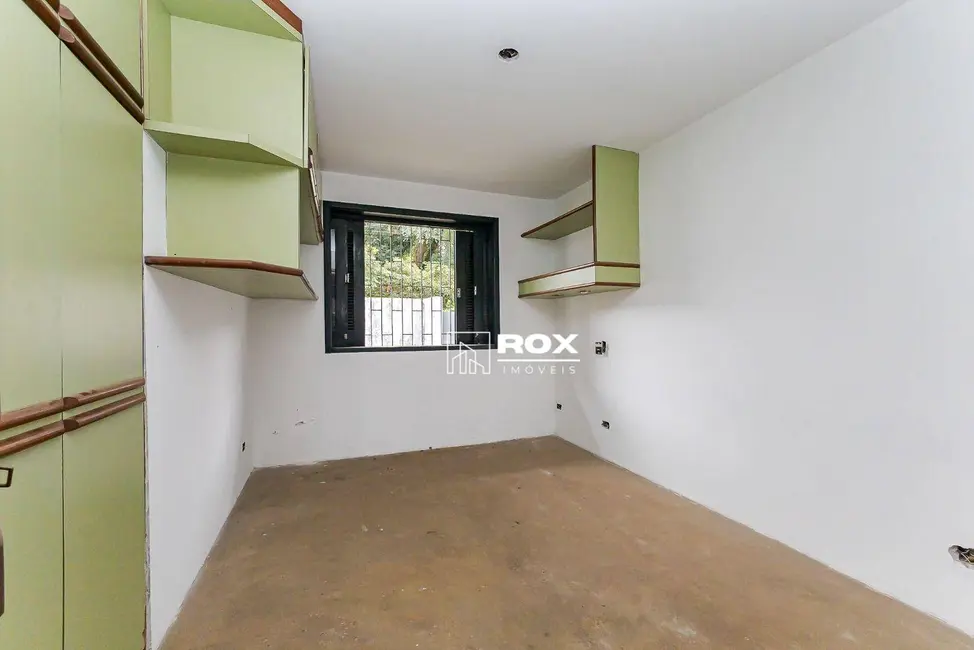 Casa com 3 quartos à venda, 375m2 em Seminário, Curitiba - PR - imagem 5 Foto 5 de Casa com 3 quartos à venda, 375m2 em Seminário, Curitiba - PR
