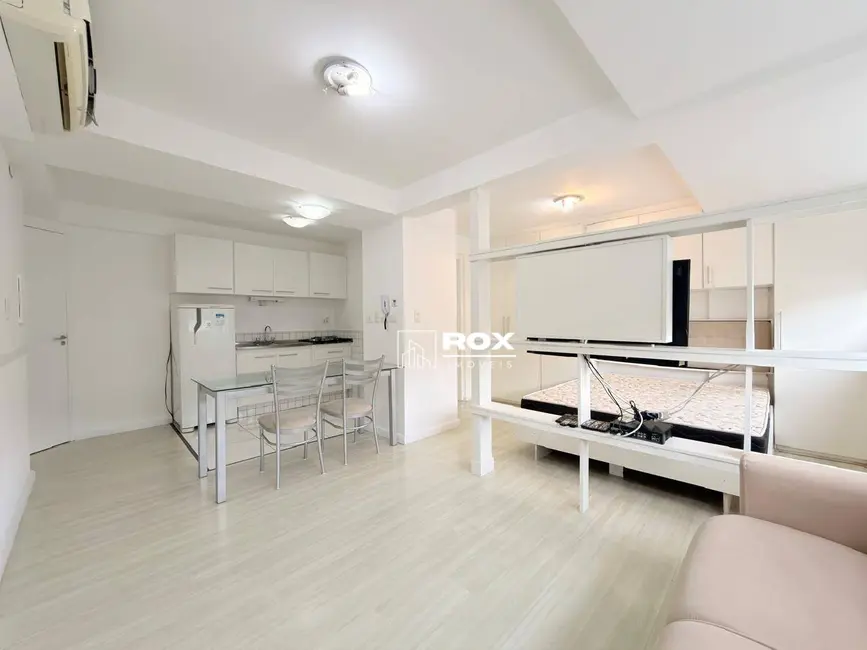 Apartamento com 1 quarto para alugar, 30m2 em Alto da Rua XV, Curitiba - PR - imagem 1 Foto 1 de Apartamento com 1 quarto para alugar, 30m2 em Alto da Rua XV, Curitiba - PR