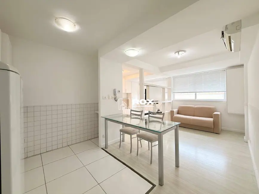 Apartamento com 1 quarto para alugar, 30m2 em Alto da Rua XV, Curitiba - PR - imagem 2 Foto 2 de Apartamento com 1 quarto para alugar, 30m2 em Alto da Rua XV, Curitiba - PR