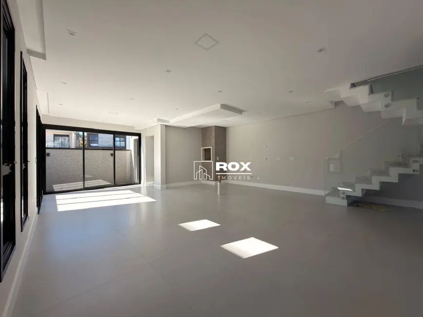 Casa de Condomínio com 3 quartos à venda, 128m2 em Santa Cândida, Curitiba - PR - imagem 5 Foto 5 de Casa de Condomínio com 3 quartos à venda, 128m2 em Santa Cândida, Curitiba - PR
