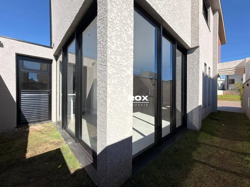 Casa de Condomínio com 3 quartos à venda, 128m2 em Santa Cândida, Curitiba - PR - imagem 2 Foto 2 de Casa de Condomínio com 3 quartos à venda, 128m2 em Santa Cândida, Curitiba - PR