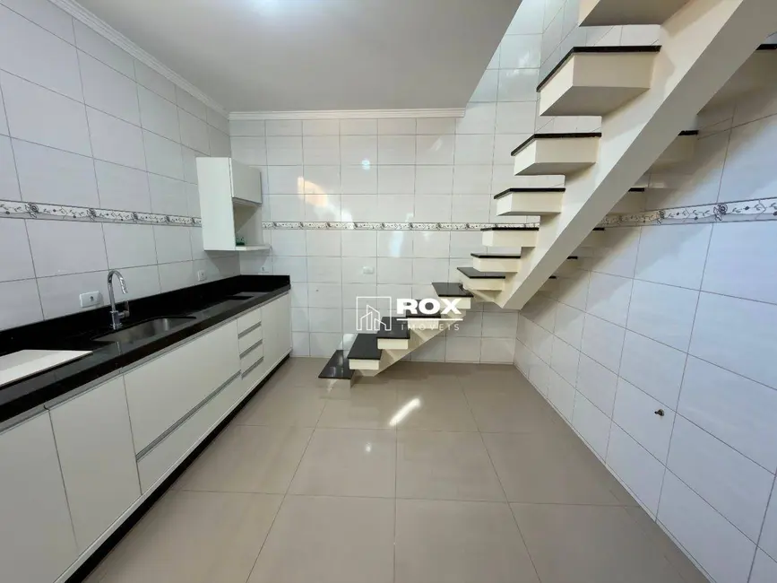 Foto 18 de Sobrado com 2 quartos para alugar, 100m2 em Xaxim, Curitiba - PR