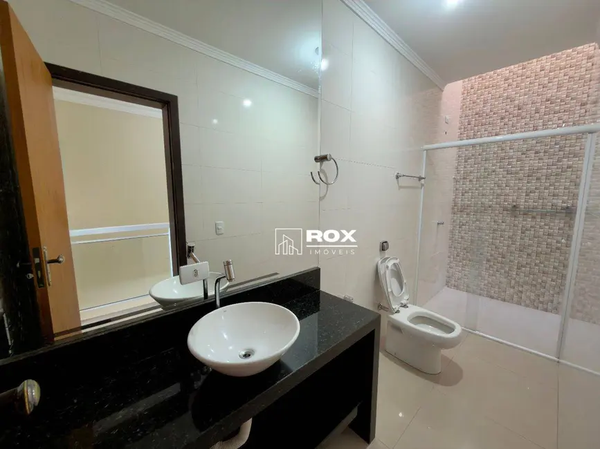 Foto 14 de Sobrado com 2 quartos para alugar, 100m2 em Xaxim, Curitiba - PR