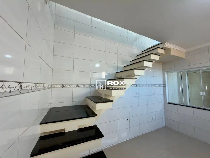 Foto 19 de Sobrado com 2 quartos para alugar, 100m2 em Xaxim, Curitiba - PR