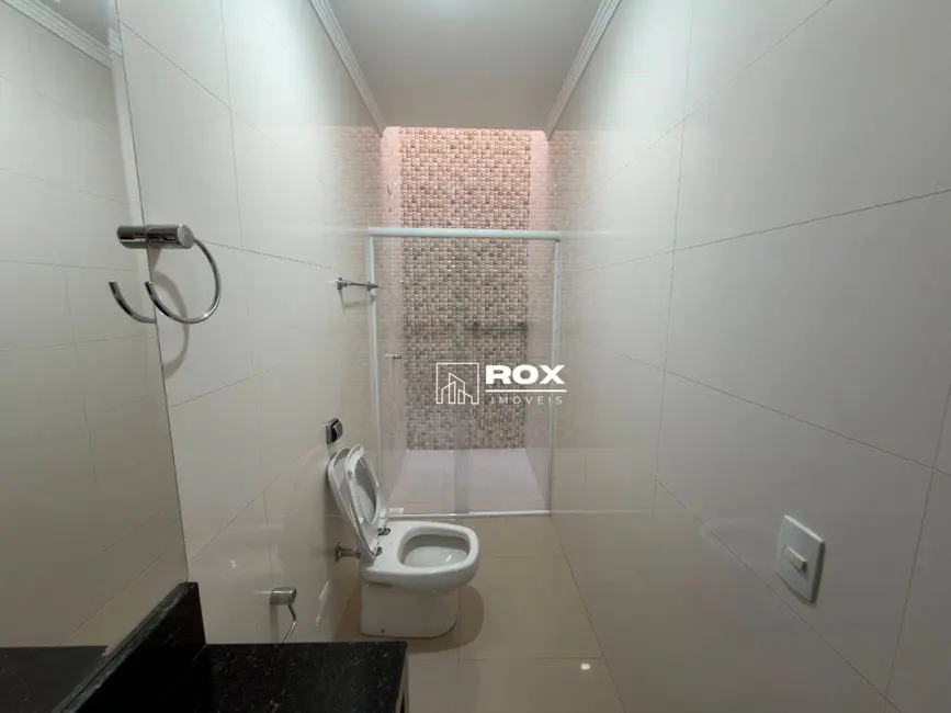 Foto 15 de Sobrado com 2 quartos para alugar, 100m2 em Xaxim, Curitiba - PR