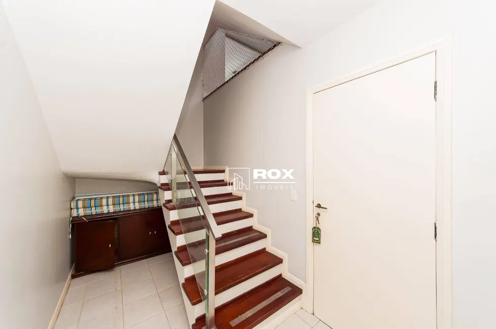 Casa de Condomínio com 4 quartos para alugar, 352m2 em Butiatuvinha, Curitiba - PR - imagem 7 Foto 7 de Casa de Condomínio com 4 quartos para alugar, 352m2 em Butiatuvinha, Curitiba - PR