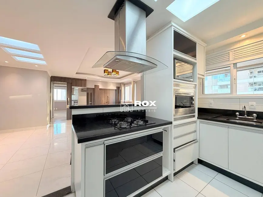 Apartamento com 2 quartos para alugar, 131m2 em Portão, Curitiba - PR - imagem 5 Foto 5 de Apartamento com 2 quartos para alugar, 131m2 em Portão, Curitiba - PR
