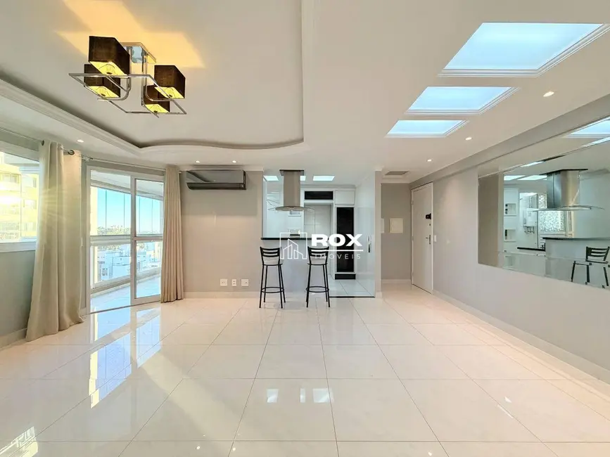 Apartamento com 2 quartos para alugar, 131m2 em Portão, Curitiba - PR - imagem 3 Foto 3 de Apartamento com 2 quartos para alugar, 131m2 em Portão, Curitiba - PR