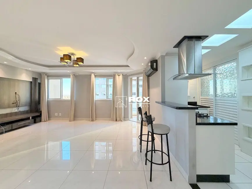 Apartamento com 2 quartos para alugar, 131m2 em Portão, Curitiba - PR - imagem 7 Foto 7 de Apartamento com 2 quartos para alugar, 131m2 em Portão, Curitiba - PR