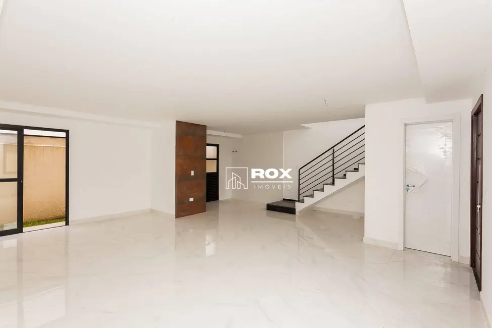 Foto 2 de Sobrado com 3 quartos à venda, 108m2 em Uberaba, Curitiba - PR
