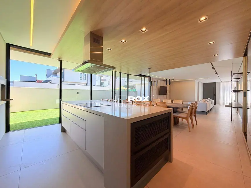 Foto 8 de Casa de Condomínio com 3 quartos à venda, 300m2 em Tingui, Curitiba - PR