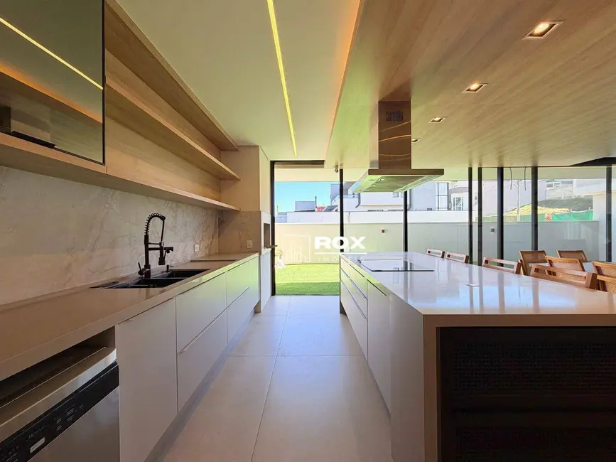 Foto 7 de Casa de Condomínio com 3 quartos à venda, 300m2 em Tingui, Curitiba - PR