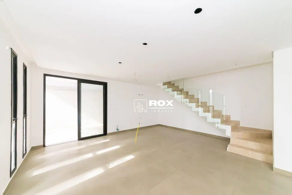 Sobrado com 3 quartos à venda, 145m2 em Bairro Alto, Curitiba - PR - imagem 5 Foto 5 de Sobrado com 3 quartos à venda, 145m2 em Bairro Alto, Curitiba - PR