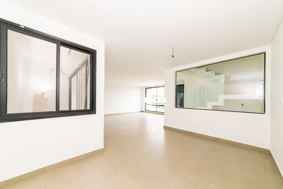 Sobrado com 3 quartos à venda, 187m2 em Bairro Alto, Curitiba - PR - imagem 9 Foto 9 de Sobrado com 3 quartos à venda, 187m2 em Bairro Alto, Curitiba - PR