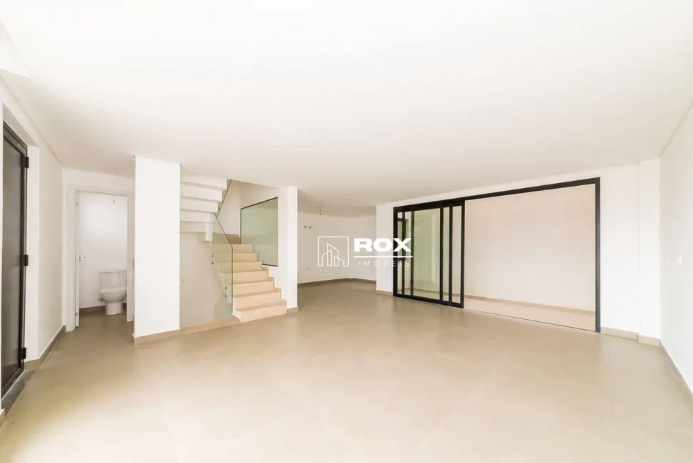 Sobrado com 3 quartos à venda, 187m2 em Bairro Alto, Curitiba - PR - imagem 6 Foto 6 de Sobrado com 3 quartos à venda, 187m2 em Bairro Alto, Curitiba - PR