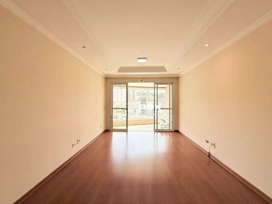 Apartamento com 3 quartos para alugar, 201m2 em Ahú, Curitiba - PR - imagem 6 Foto 6 de Apartamento com 3 quartos para alugar, 201m2 em Ahú, Curitiba - PR