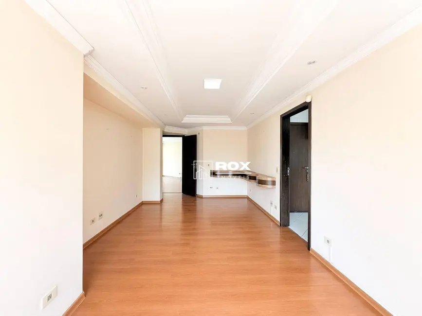 Apartamento com 3 quartos para alugar, 201m2 em Ahú, Curitiba - PR - imagem 5 Foto 5 de Apartamento com 3 quartos para alugar, 201m2 em Ahú, Curitiba - PR