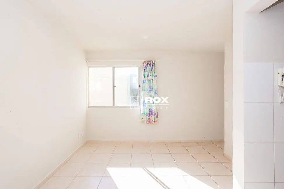 Apartamento com 2 quartos para alugar, 50000m2 em Santa Cândida, Curitiba - PR - imagem 4 Foto 4 de Apartamento com 2 quartos para alugar, 50000m2 em Santa Cândida, Curitiba - PR