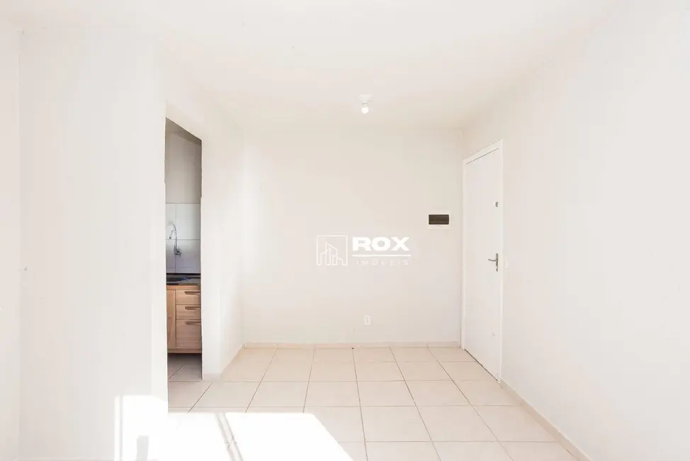 Apartamento com 2 quartos para alugar, 50000m2 em Santa Cândida, Curitiba - PR - imagem 6 Foto 6 de Apartamento com 2 quartos para alugar, 50000m2 em Santa Cândida, Curitiba - PR