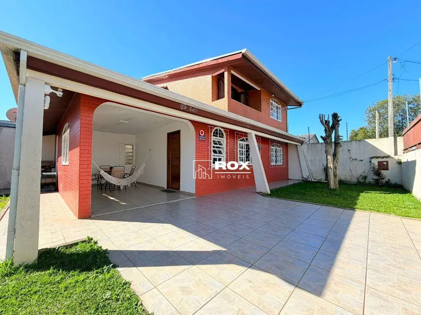 Sobrado com 3 quartos à venda, 230m2 em Novo Mundo, Curitiba - PR - imagem 1 Foto 1 de Sobrado com 3 quartos à venda, 230m2 em Novo Mundo, Curitiba - PR