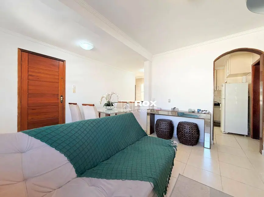 Sobrado com 3 quartos à venda, 230m2 em Novo Mundo, Curitiba - PR - imagem 4 Foto 4 de Sobrado com 3 quartos à venda, 230m2 em Novo Mundo, Curitiba - PR