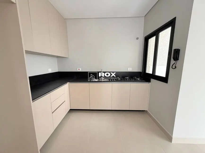 Sobrado com 3 quartos para alugar, 60m2 em São Braz, Curitiba - PR - imagem 3 Foto 3 de Sobrado com 3 quartos para alugar, 60m2 em São Braz, Curitiba - PR