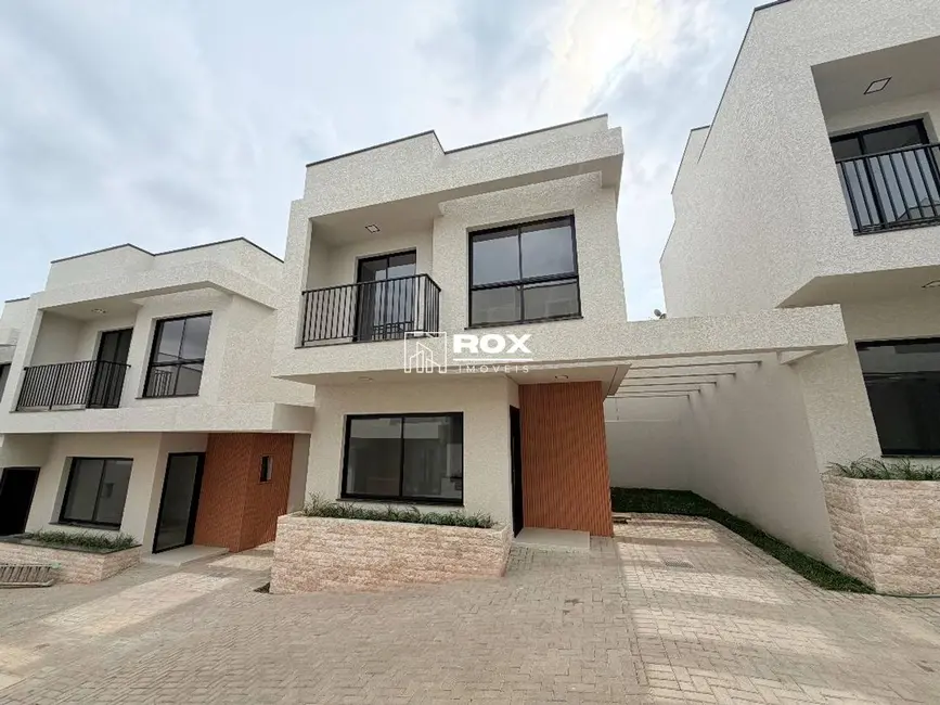 Sobrado com 3 quartos para alugar, 60m2 em São Braz, Curitiba - PR - imagem 1 Foto 1 de Sobrado com 3 quartos para alugar, 60m2 em São Braz, Curitiba - PR