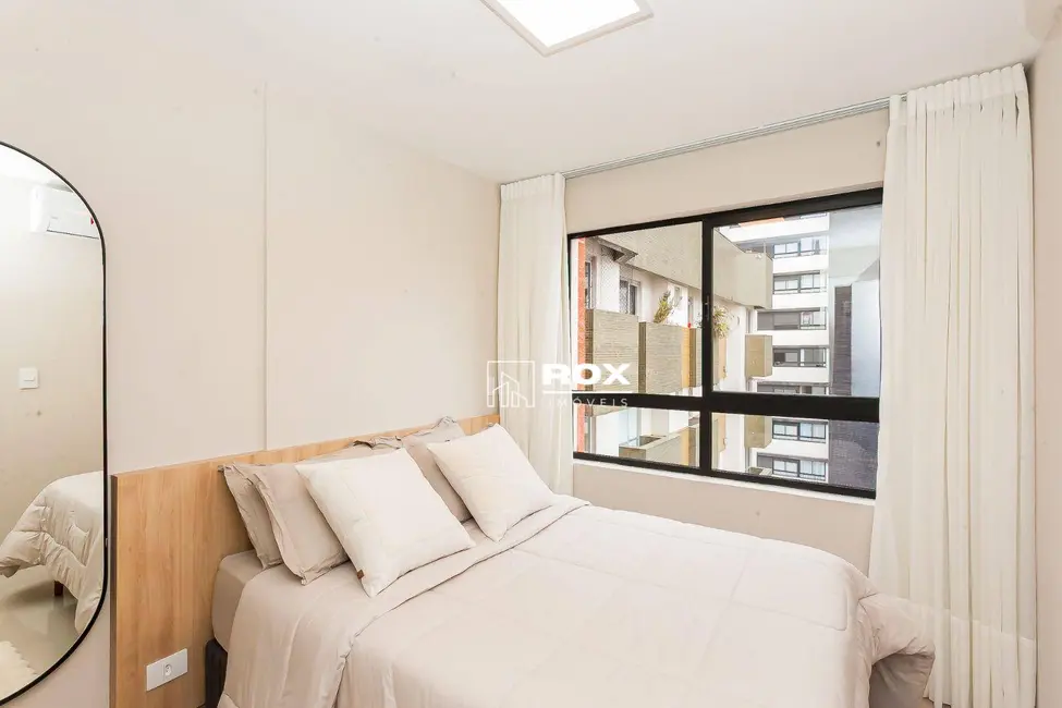 Apartamento com 1 quarto para alugar, 45m2 em Centro, Curitiba - PR - imagem 2 Foto 2 de Apartamento com 1 quarto para alugar, 45m2 em Centro, Curitiba - PR