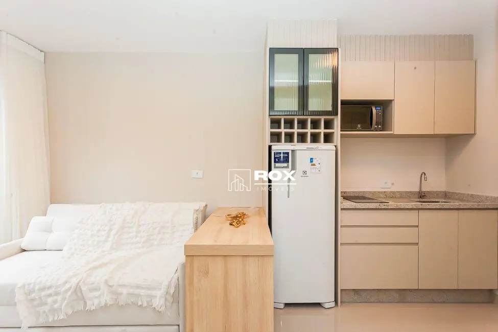 Apartamento com 1 quarto para alugar, 45m2 em Centro, Curitiba - PR - imagem 3 Foto 3 de Apartamento com 1 quarto para alugar, 45m2 em Centro, Curitiba - PR