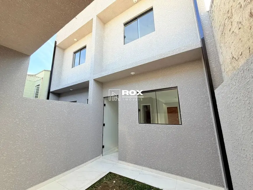Foto 2 de Sobrado com 2 quartos à venda, 140m2 em Campo de Santana, Curitiba - PR